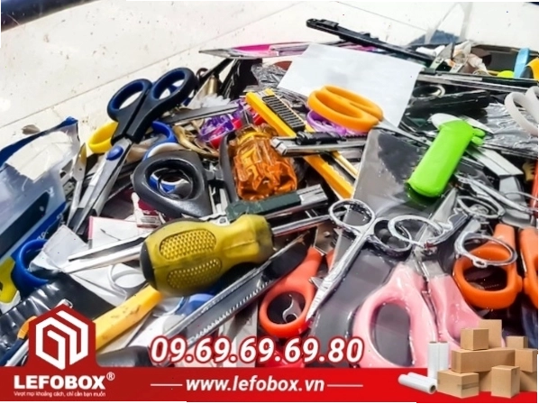 Không mang vật dụng cấm vào hành lý xách tay hoặc ký gửi của Vietjet
