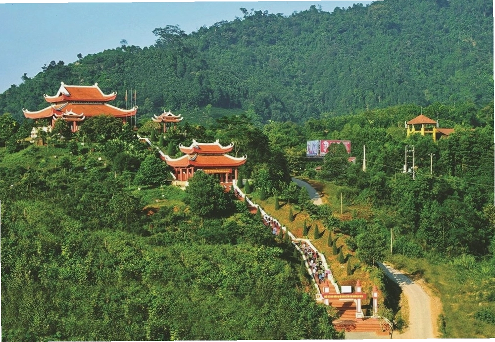 Khu Di Tích ATK Định Hóa với những ngôi nhà sàn cổ và không gian lịch sử