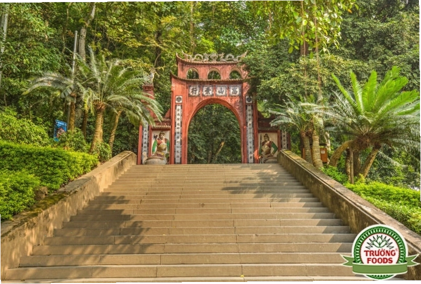 Khu di tích lịch sử Đền Hùng uy nghiêm trên núi Nghĩa Lĩnh