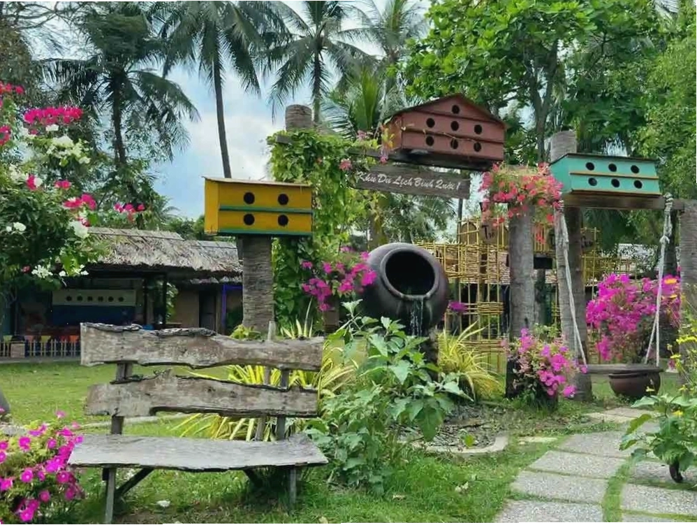 Khu du lịch Bình Quới gần bờ kè Thanh Đa