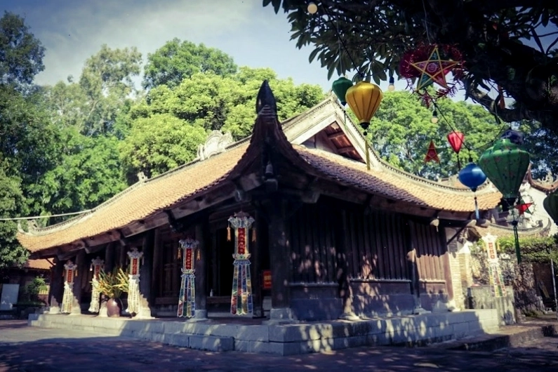 Khu du lịch Thác Tiên với nhiều loại cây trái và tiểu cảnh kiến trúc
