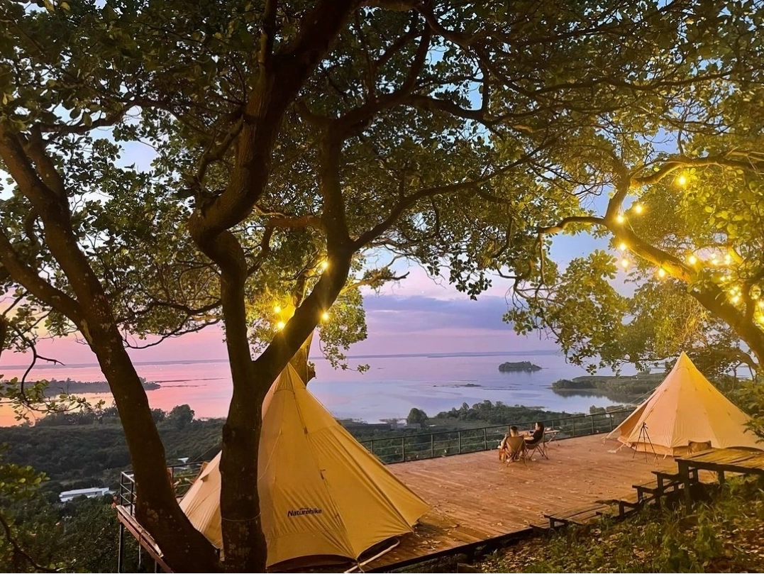 Khu glamping với những căn nhà gỗ xinh xắn giữa thiên nhiên