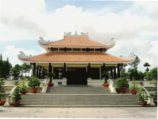 Khu Lưu Niệm Chủ Tịch Tôn Đức Thắng với không gian xanh mát