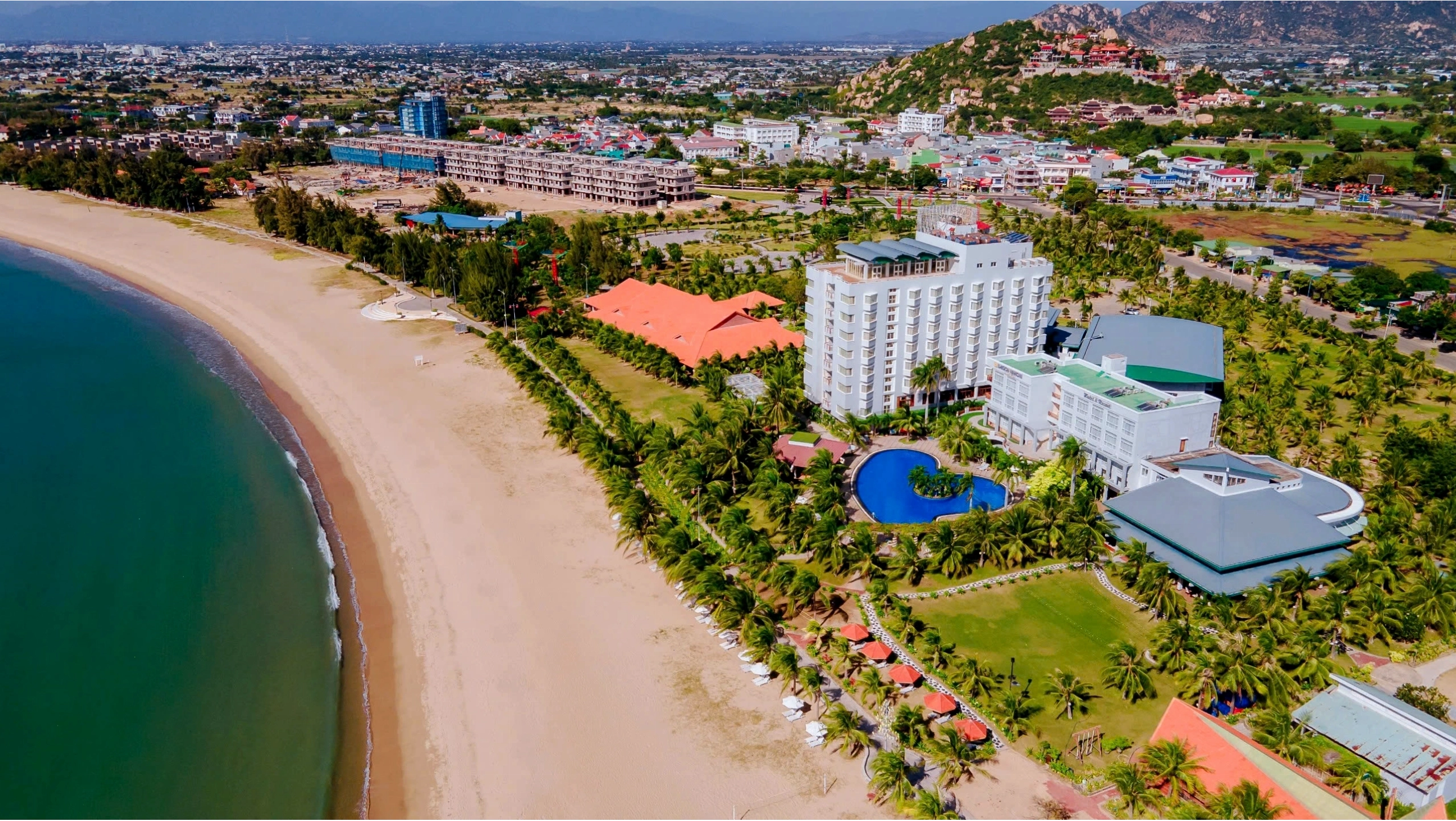 Khu nghỉ dưỡng Sài Gòn Ninh Chữ Hotel & Resort
