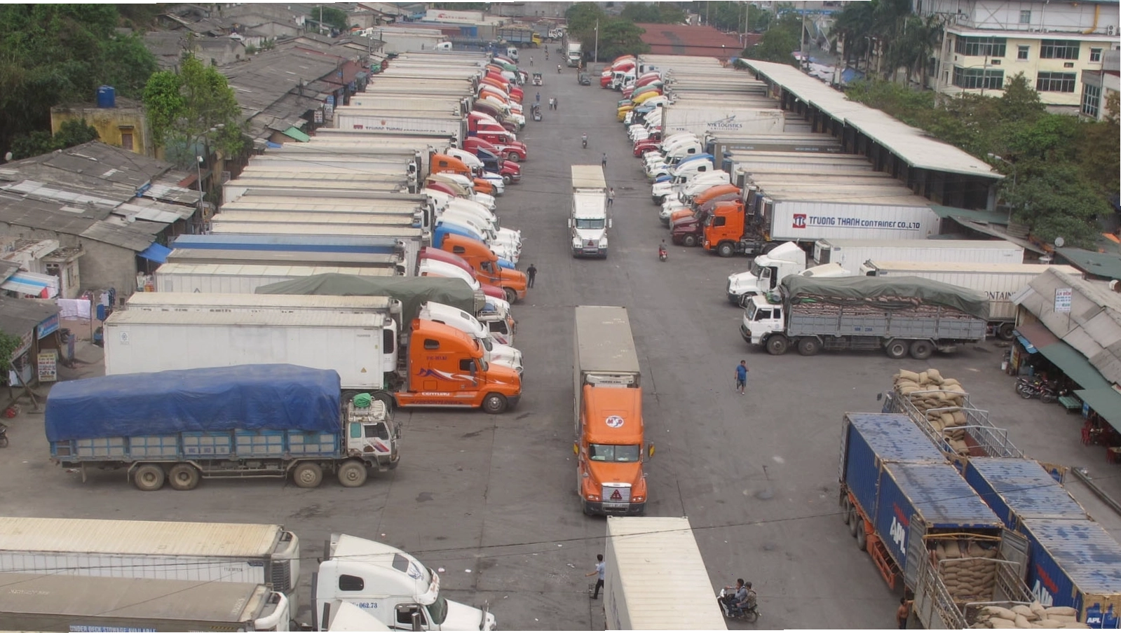 Khu vực làm thủ tục hải quan tại cửa khẩu Tân Thanh Lạng Sơn