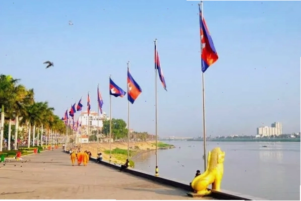 Khu vực Sisowath Quay sôi động về đêm