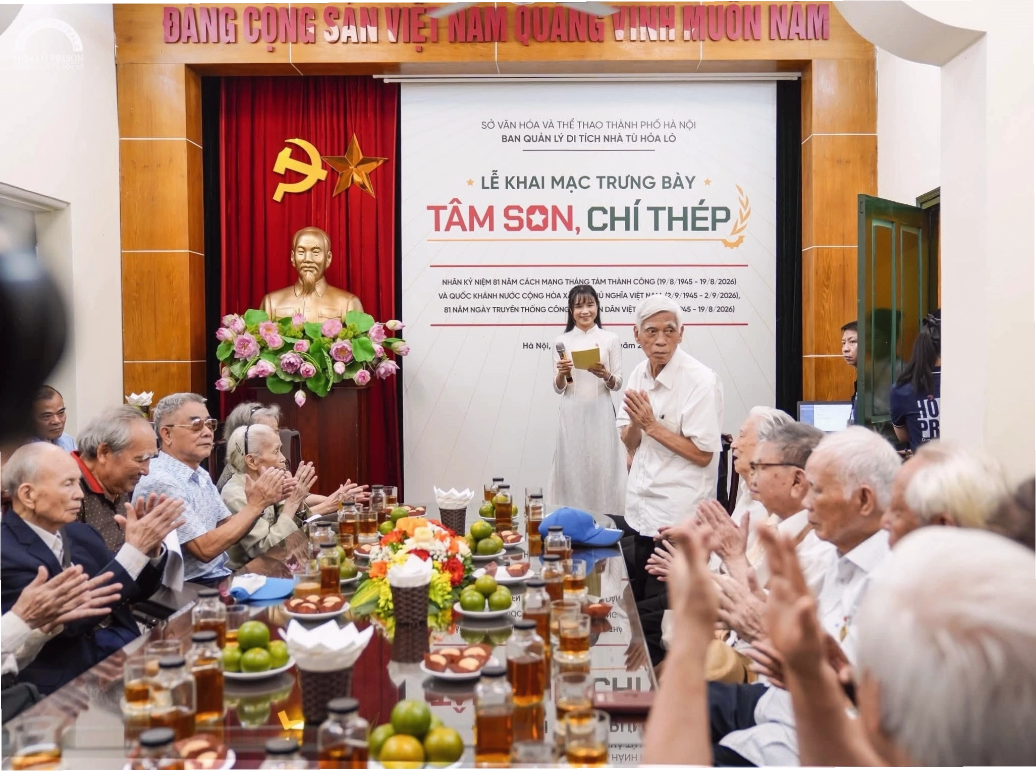 Khu vực trưng bày tội ác của thực dân Pháp tại Nhà tù Hỏa Lò