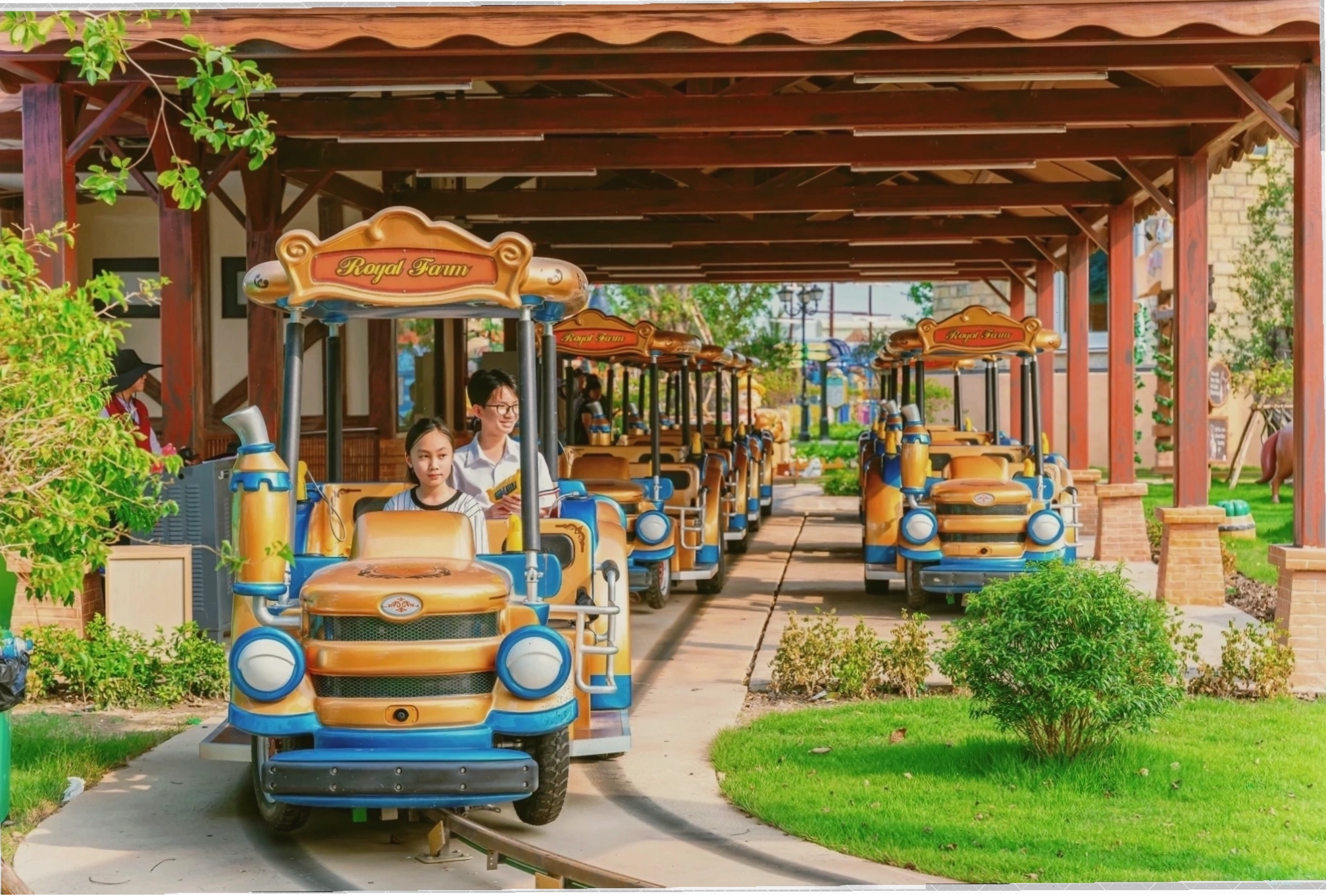 Khu vui chơi đa dạng tại VinWonders Vũ Yên