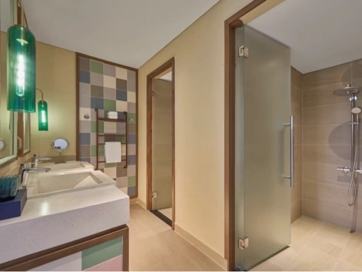 Khung cảnh biển Nhật Lệ thơ mộng nhìn từ Resort VOCO Quảng Bình