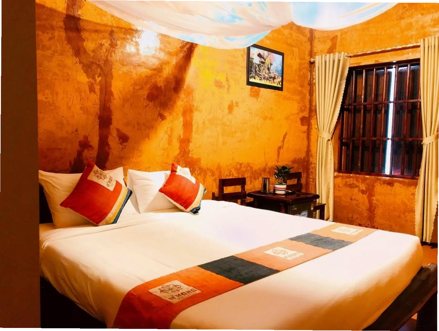 Khung cảnh bình minh tuyệt đẹp bên bể bơi vô cực Hà Giang
