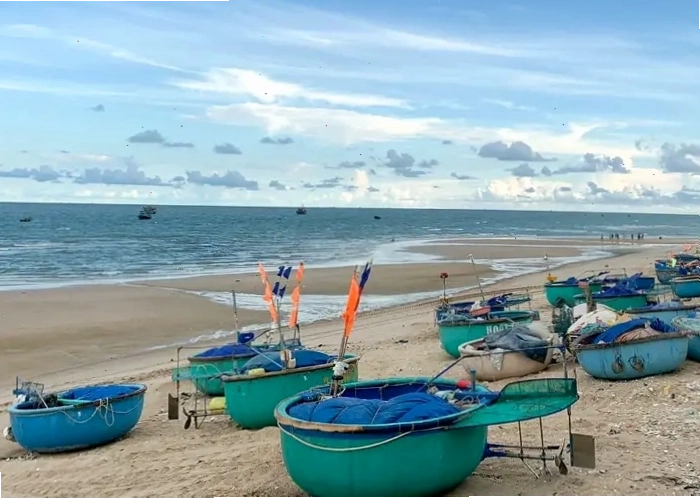 Khung cảnh bình yên tại biển Phước Hải