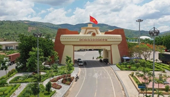 Khung cảnh cửa khẩu Hà Tĩnh sang Lào nhìn từ xa