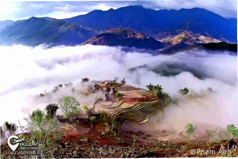 Khung cảnh du lịch Hà Giang với những con đường hoa cải