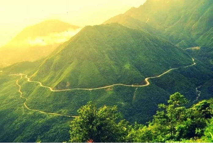 Khung cảnh hùng vĩ trên đèo Pha Đin, Điện Biên