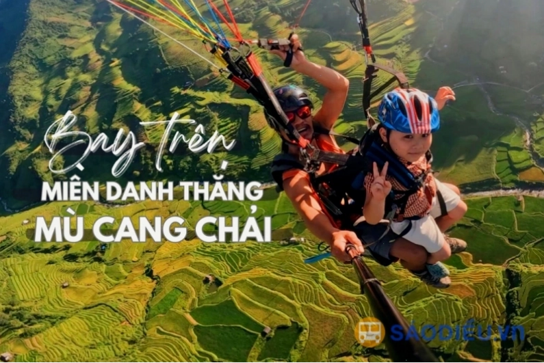 Khung cảnh ruộng bậc thang Mù Cang Chải mùa lúa chín nhìn từ trên cao