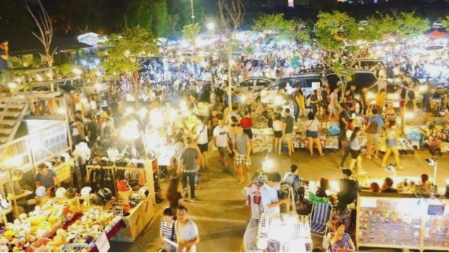 Khung cảnh tấp nập tại Chợ Chatuchak, Bangkok