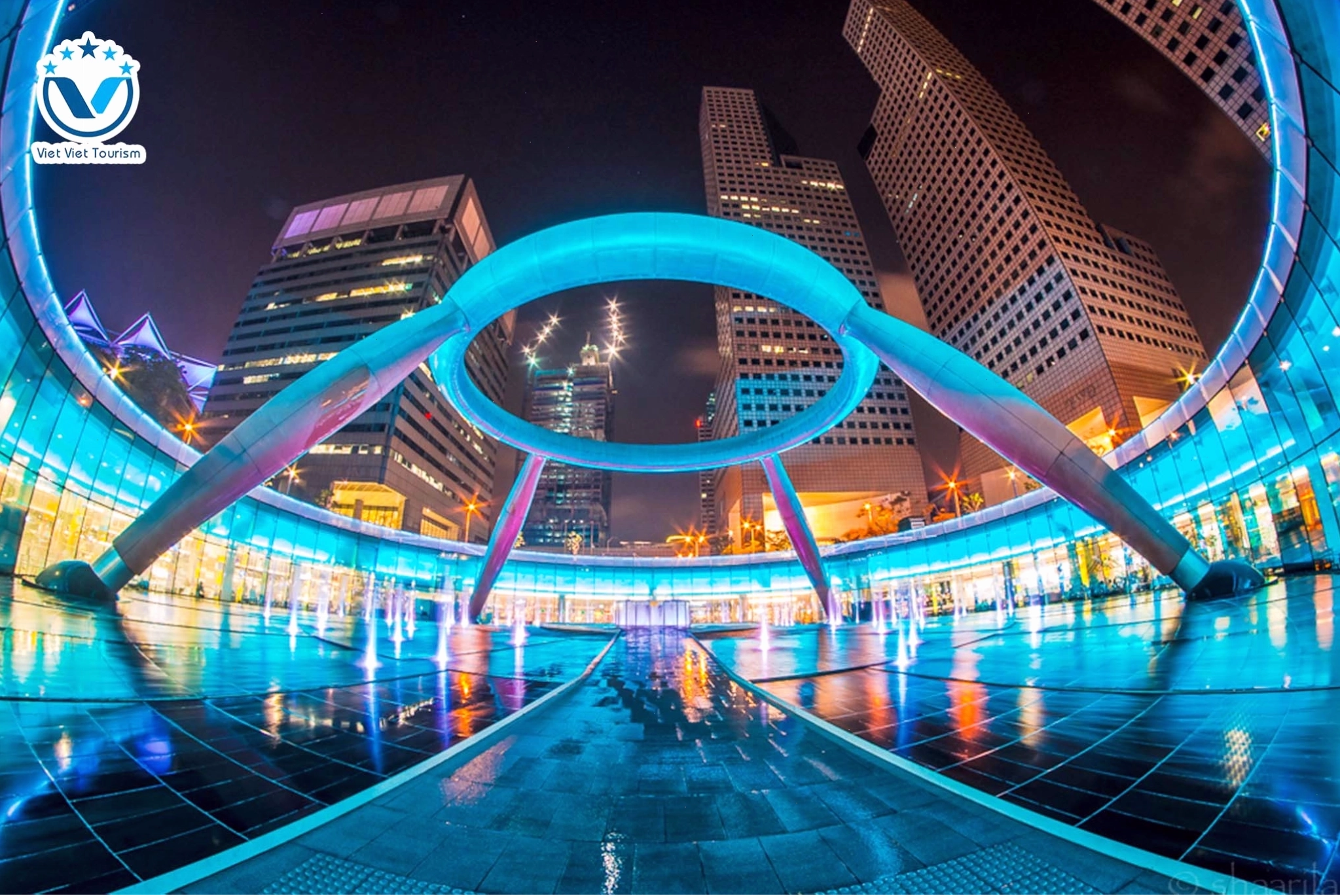 Khung cảnh toàn cảnh Suntec City với sự hiện diện của Đài phun nước Thịnh Vượng