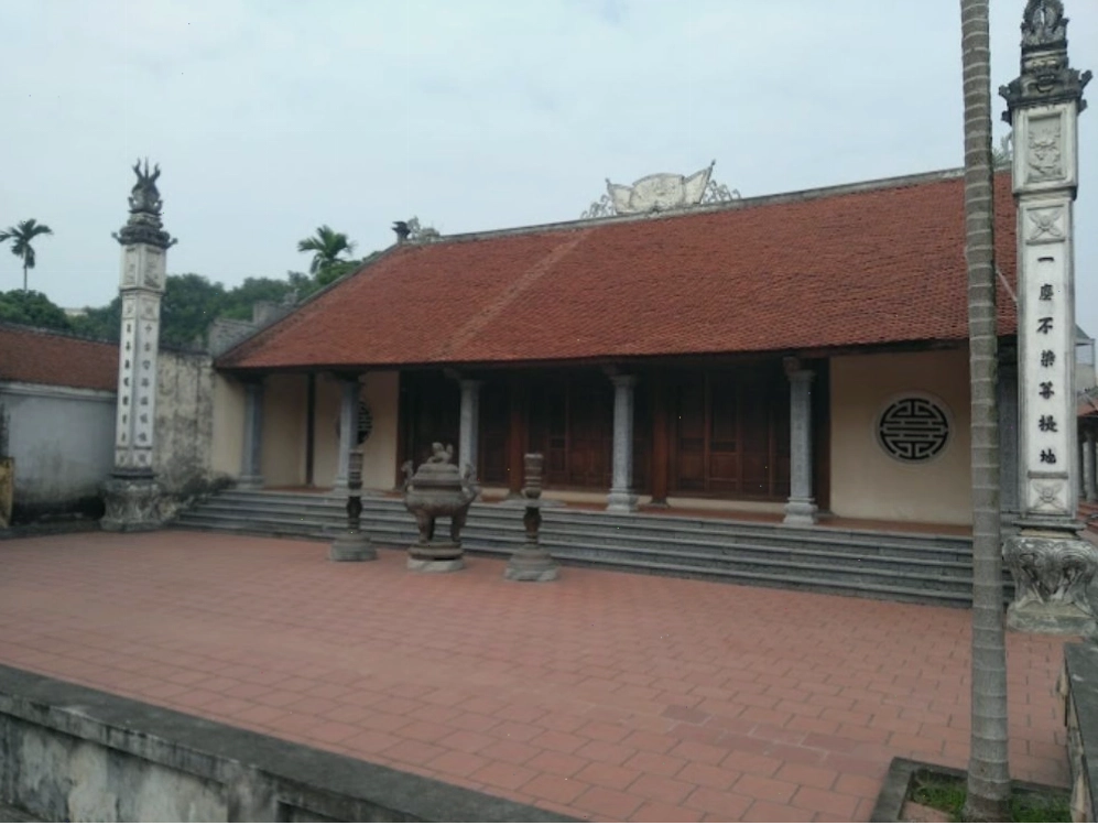 Khuôn viên Chùa Phúc Lý rộng rãi và thanh tịnh