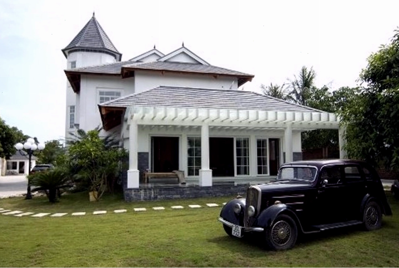 Khuôn viên rộng rãi, lộng lẫy của một mẫu dinh thự đẹp