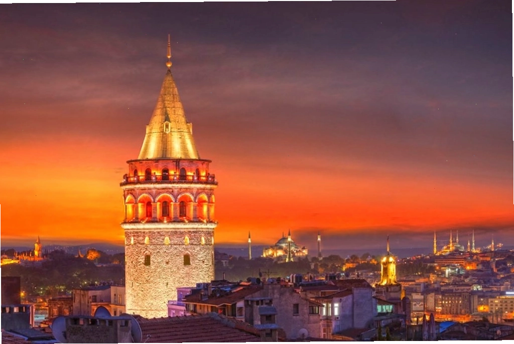 Kiến trúc ấn tượng của Vương cung thánh đường Hagia Sophia