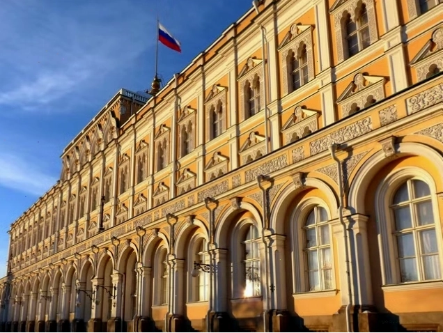 Kiến trúc bên trong Đại cung điện Kremlin với các họa tiết trang trí cầu kỳ