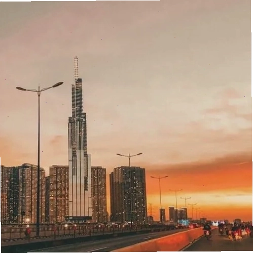 Kiến trúc bó tre đặc trưng của Landmark 81 dưới ánh sáng chiều