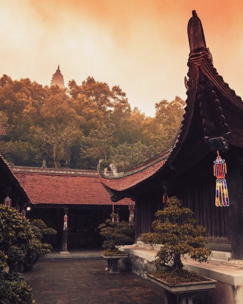 Kiến trúc cổ xưa bên trong chùa Phật Tích