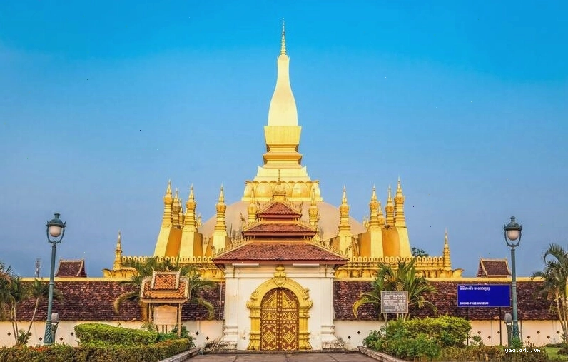 Kiến trúc dát vàng lộng lẫy của Thạt Luổng