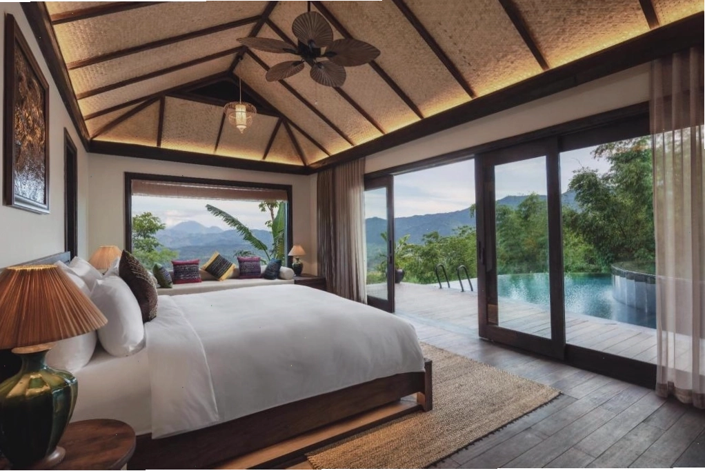 Kiến trúc độc đáo của các căn biệt thự tại Avana Retreat Hòa Bình nhìn ra thung lũng