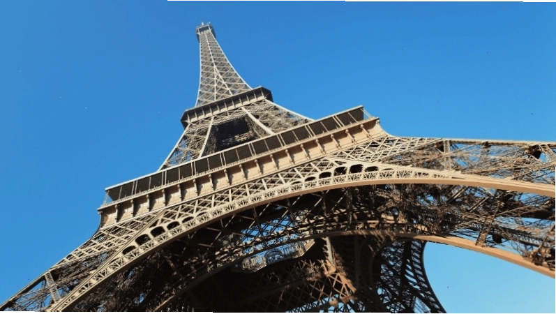 Kiến trúc độc đáo và tinh xảo của Tháp Eiffel Paris