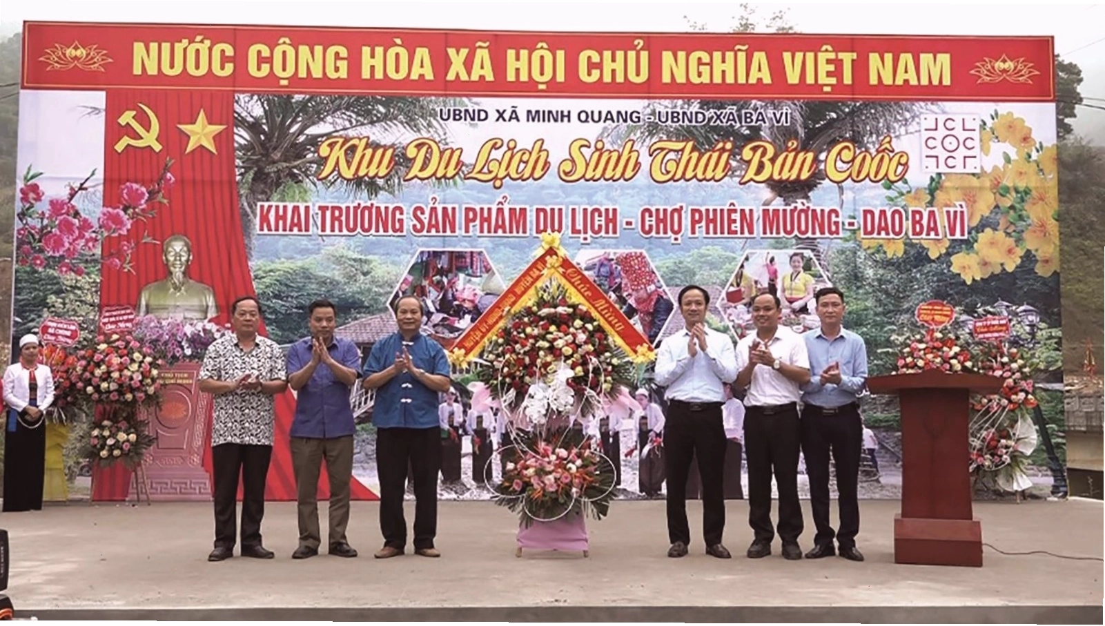 Kiến trúc nhà sàn Mường tại Khu du lịch sinh thái Bản Cốc