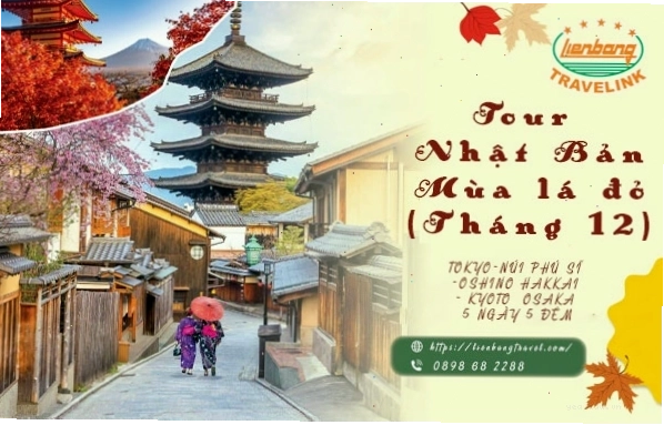 Lá phong đỏ rực tại một ngôi đền cổ ở Nhật Bản