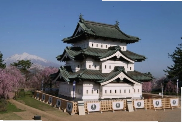 Lâu đài Hirosaki cổ kính