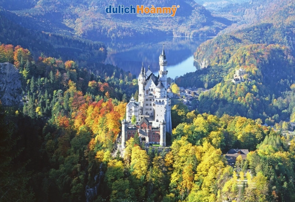Lâu đài Neuschwanstein, một trong những cảnh đẹp nước đức nổi tiếng với kiến trúc cổ tích