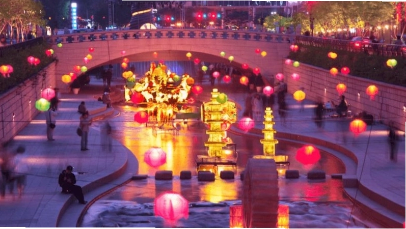 Lễ hội lồng đèn lung linh tại Suối Cheonggyecheon