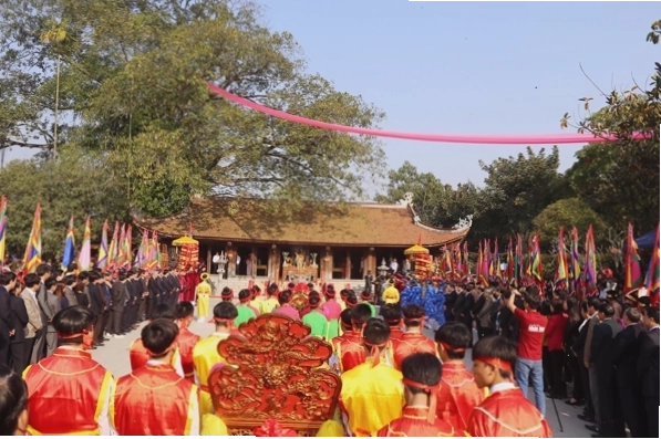 Lễ hội Mẫu Âu Cơ tại Đền Mẫu Âu Cơ, Hạ Hòa, Phú Thọ