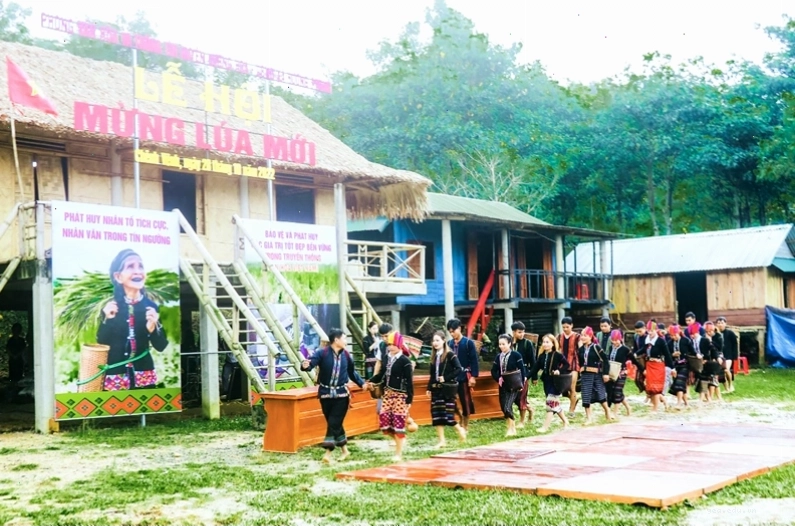 Lễ hội Mừng lúa mới của đồng bào dân tộc Vân Kiều tại Hướng Hóa