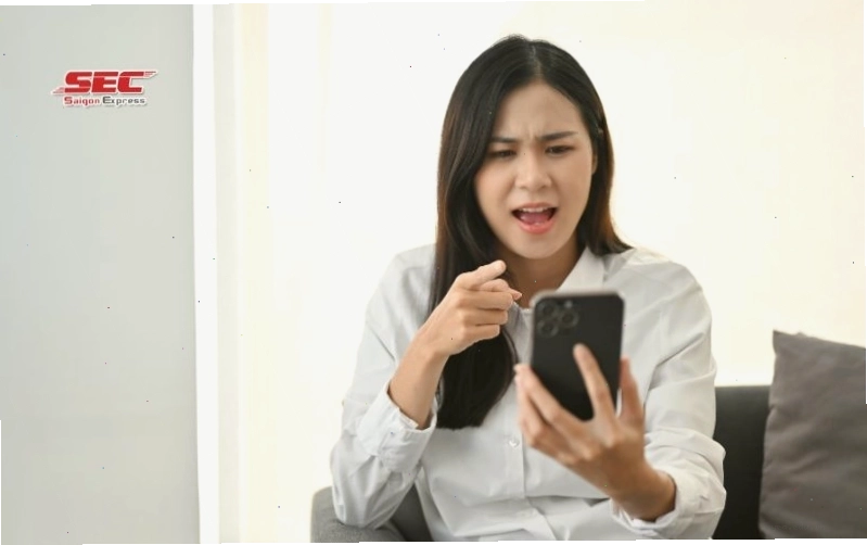 Liên hệ shipper qua nền tảng chat fanpage