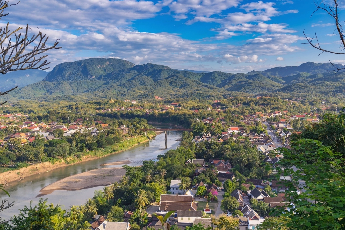Luang Prabang, Lào với thác Kuang Si hùng vĩ và cảnh quan thiên nhiên xanh mát