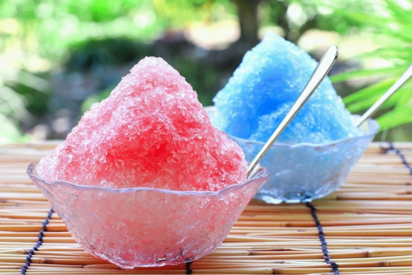 Ly kem đá bào Kakigori đầy màu sắc và hấp dẫn