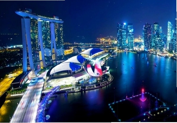 Marina Bay Sands về đêm lung linh huyền ảo với thiết kế độc đáo