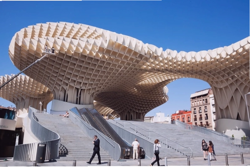 Metropol Parasol biểu tượng thu hút du khách tại Seville