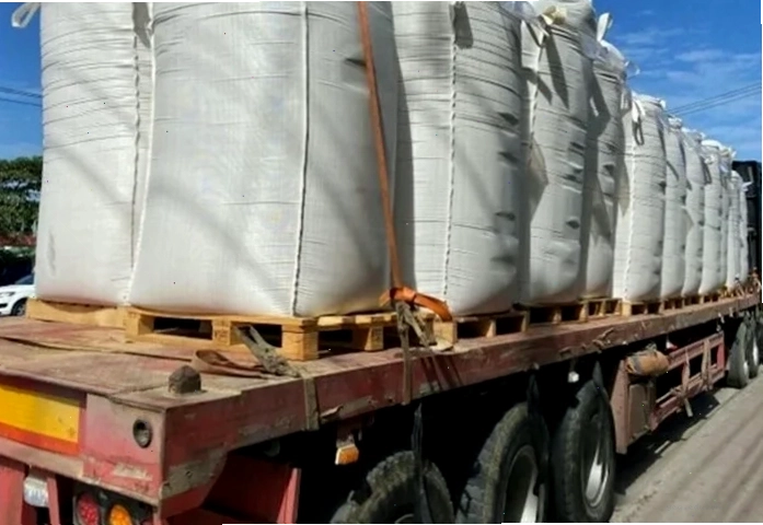 Minh họa hàng hóa cồng kềnh trên xe tải