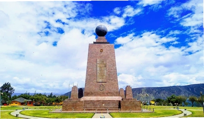 Mitad del Mundo, biểu tượng đường xích đạo tại Quito, Ecuador