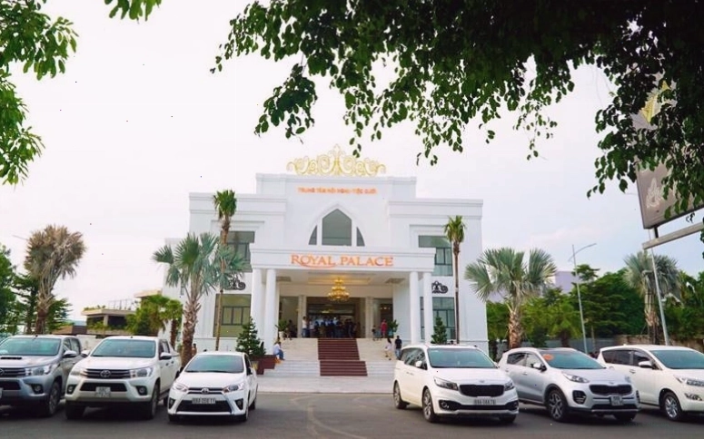 Món ăn tại nhà hàng Royal Palace