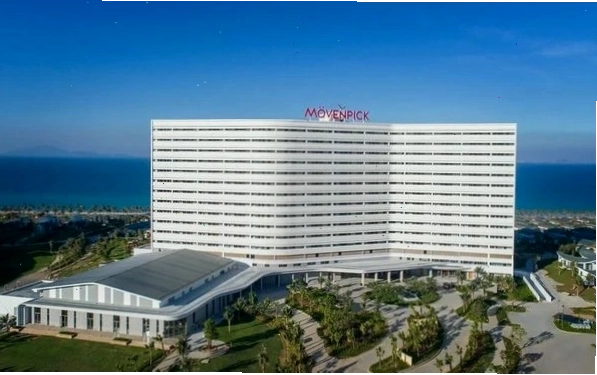 Mövenpick Resort Cam Ranh tọa lạc tại Bãi Dài