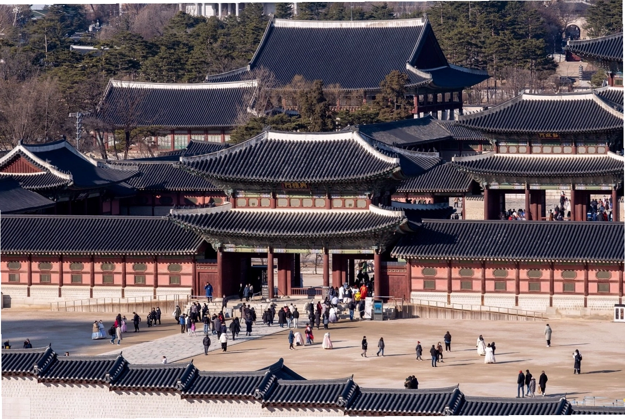 Mùa hè tại Cung điện Gyeongbok Hàn Quốc dưới ánh nắng