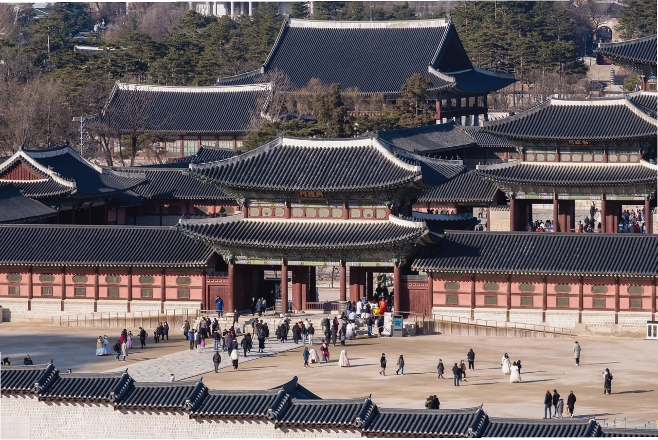 Mùa hè tại cung điện Gyeongbok Hàn Quốc với không khí trong lành