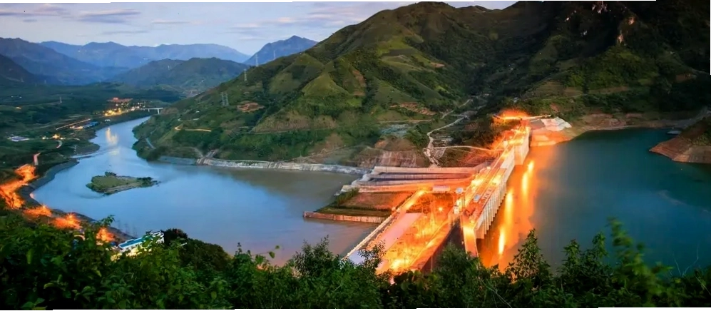 Mùa hoa mận nở trắng xóa tại Sơn La vào tháng 1-2