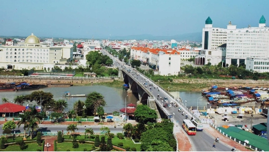 Mua sắm tại khu chợ sầm uất ở Đông Hưng, Trung Quốc